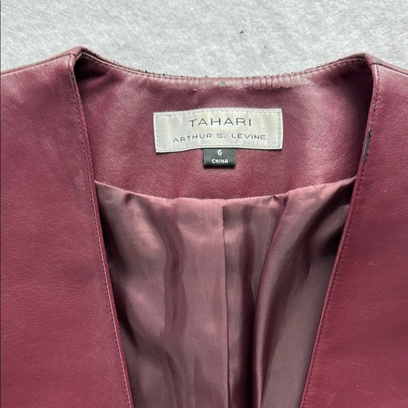 Arthur S Levine Tahari Burgundy Faux Leather Fitted Blazer Tailored Lined Sz 6 - Picture 3 of 9